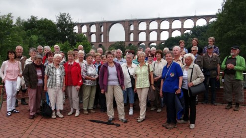 Lorcher Reisegruppe an der Götzschtalbrücke
