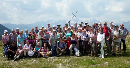 Alle beieinander, im Hintergrund die Berge der Ortlergruppe.
